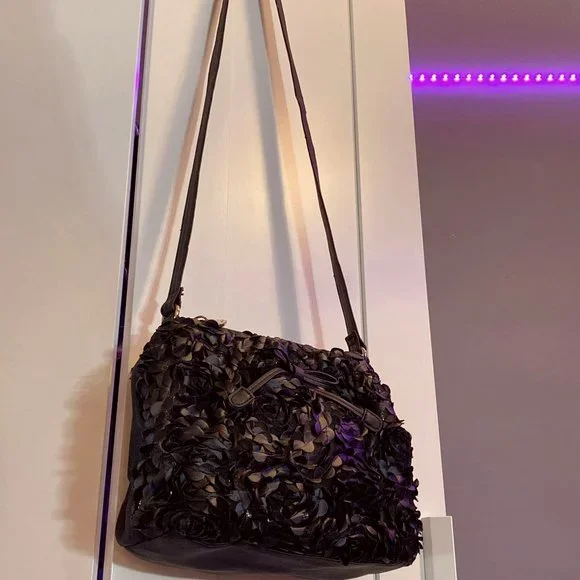 Betsey Johnson Side Purse - Picture 4 of 8